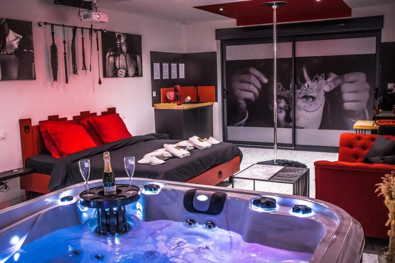 Very Good Trip chambre avec jacuzzi Staple Exterior foto